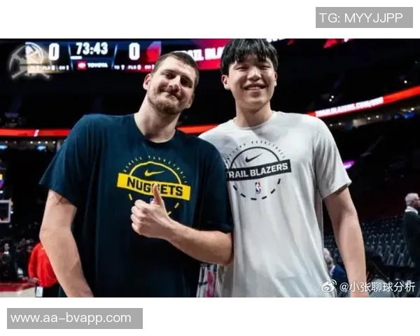 杨瀚森现场表达对约基奇的钦佩翻译因害羞被当场批评引发笑声