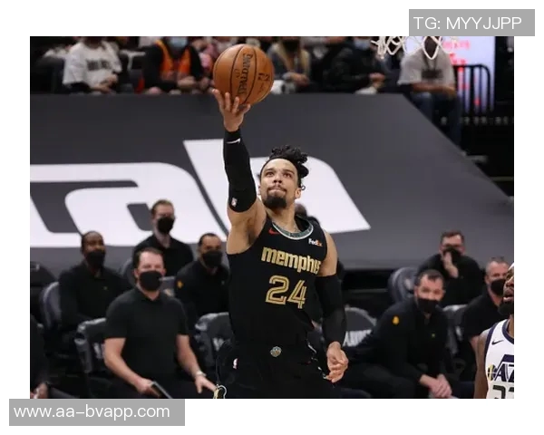 射手双星闪耀赛场格雷森阿伦与吉莱斯皮联手轰下51分并投中11记三分球